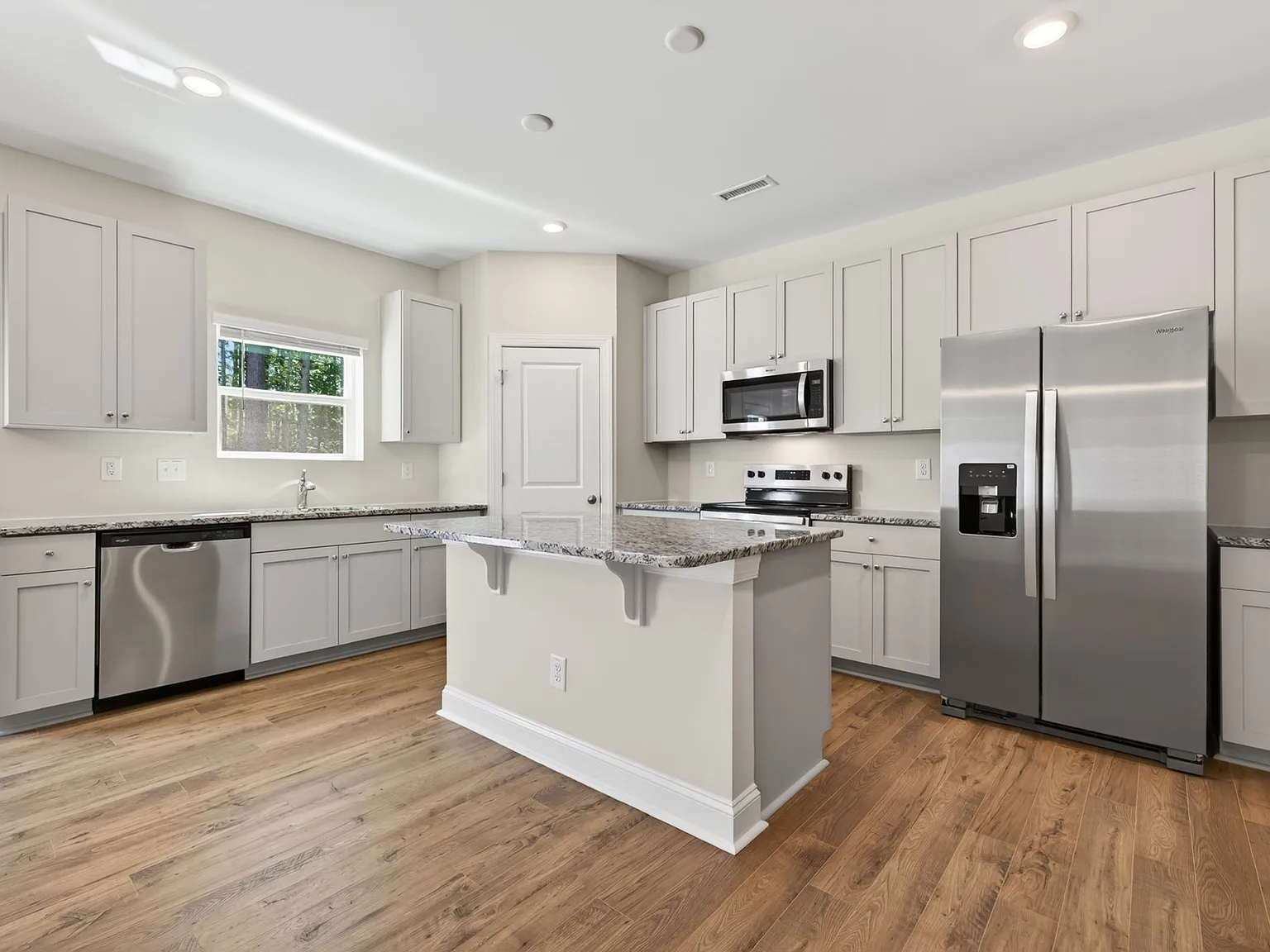 3 bed, 1664 sqft, $1,875 — Photo 3
