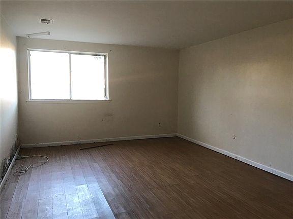 5th image of 307 College Dr #307