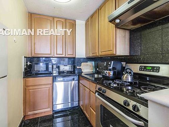 3rd image of 301 W 110th St APT 16C