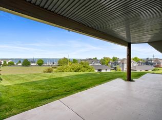 1034 Marina Bluff Dr, Charlevoix, MI 49720