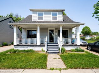 17451 Lowell St, Roseville, MI 48066
