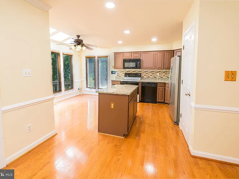 12863 Misty Ln — Photo 10