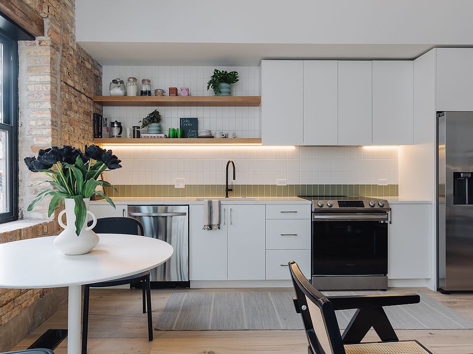 former model unit #05