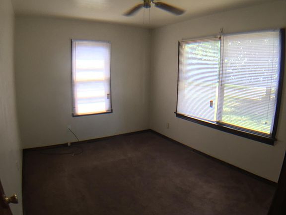 5th image of 4109 SE 12th St