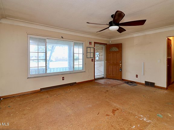 2nd image of 4460 Talmadge Green Rd