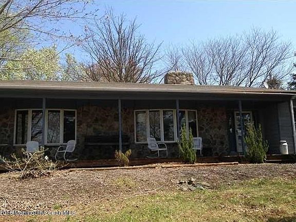 95 Holmes Mill Rd front