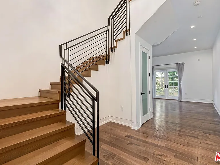 225 S Hamilton Dr #106 — Photo 15