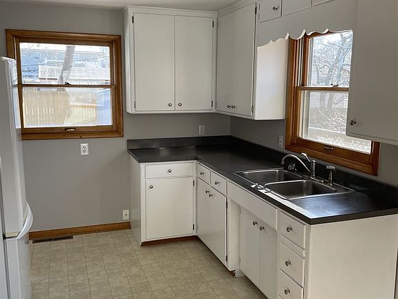 5th image of 411 S 18th St