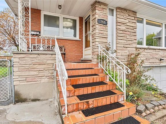 3rd image of 247 Grantham Ave