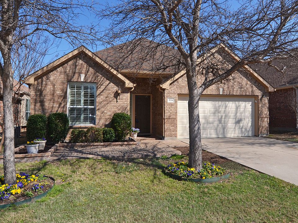 1st image of 934 Winged Foot Dr