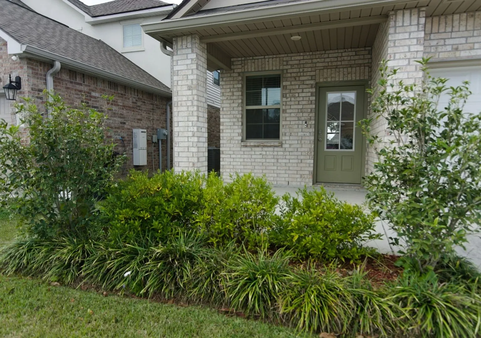Location, Location, Location!! Stunning 5 Bedroom 3 Bath Home! — Photo 2