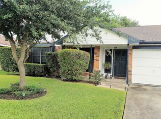 10813 Pecan Dr, La Porte, TX 77571