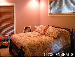 4th image of 303 Murray St
