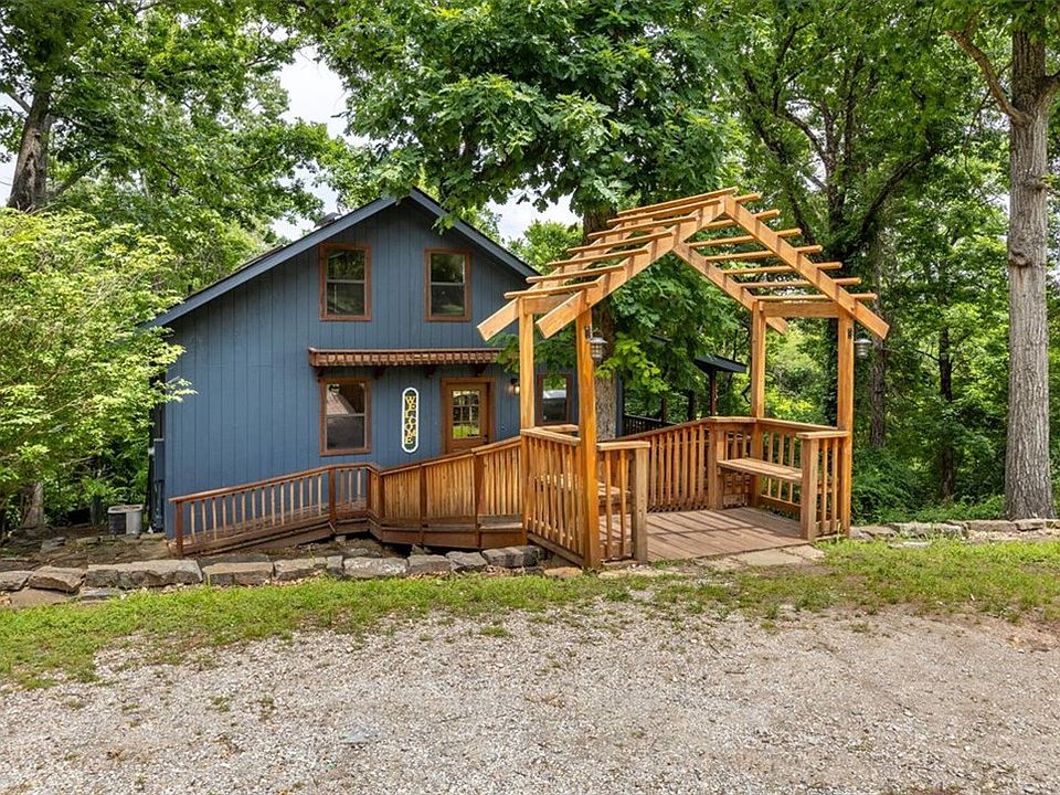 1st image of 8665 White Oak Dr