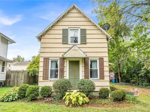 16 Owen Brown St, Hudson, OH 44236