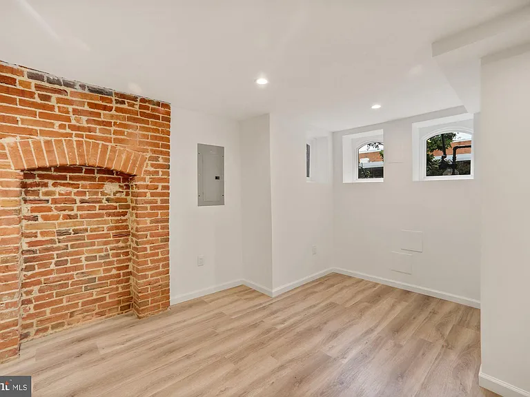 1215 S St NW #B — Photo 8