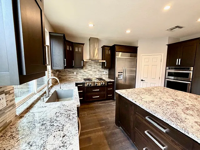 1728 Blackbird St — Photo 10