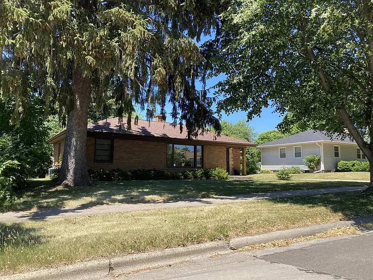 418 S Owen Dr — Photo 24