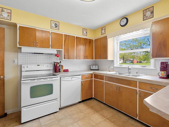 5th image of 6824 Oakland Dr