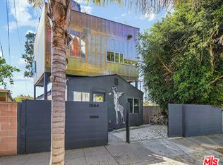 1564 Cabrillo Ave, Venice, CA 90291