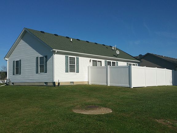 4th image of 833 Winchester Green Dr