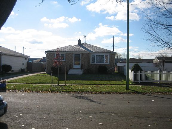 2nd image of 194 Santin Dr