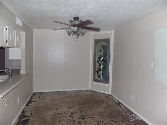 5th image of 4309 Bradley Ln