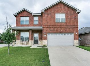 801 Bee Creek Ln, Fort Worth, TX 76120