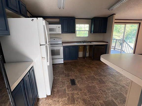 5th image of 221 Welborn Rd