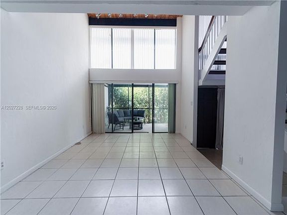 3rd image of 19200 NE 25th Ave APT 322C