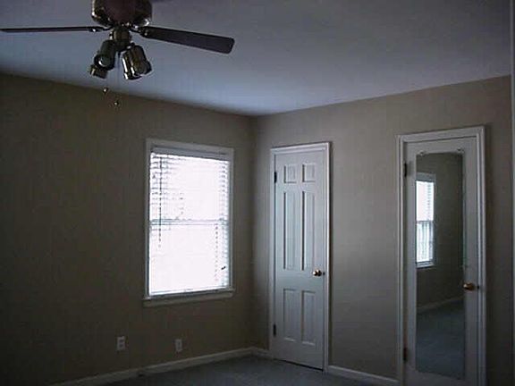 5th image of 6241 N Burlington Ave