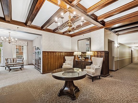 2nd image of 156 N Oak Park Ave APT 2H