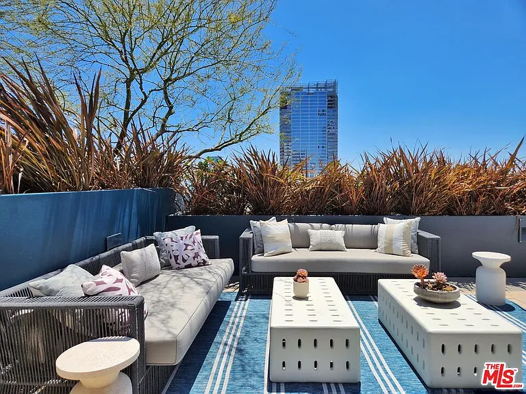 901 S Flower St #709 — Photo 44