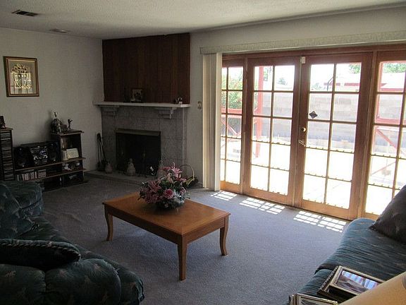 4th image of 2032 Wengert Ave