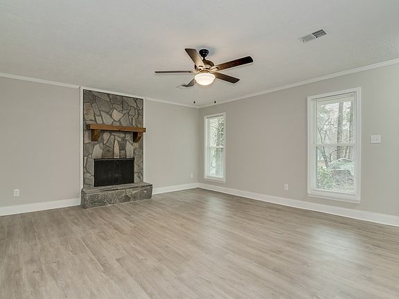 4th image of 326 Saddletree Ln