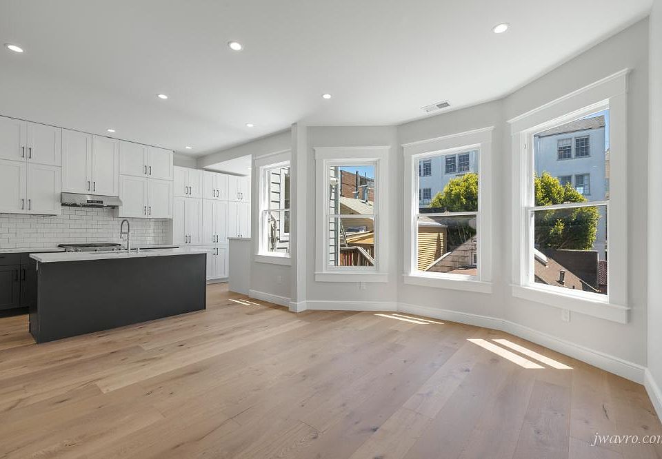 1st image of 439 Oak St