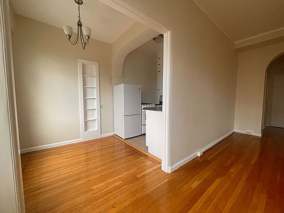 4th image of 1700 Octavia St #305