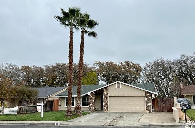 1st image of 374 Edwin Dr
