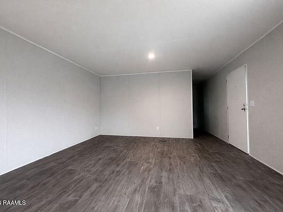 4th image of 1206 Dermelie Calais Rd
