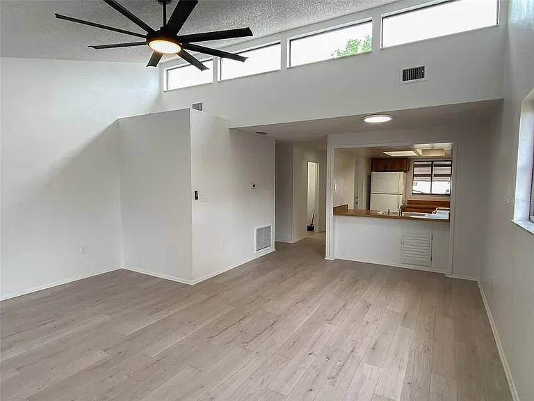 2242 Pinewood Villas Dr — Photo 9