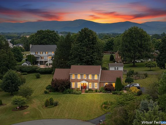 4th image of 23 Christopher Ct