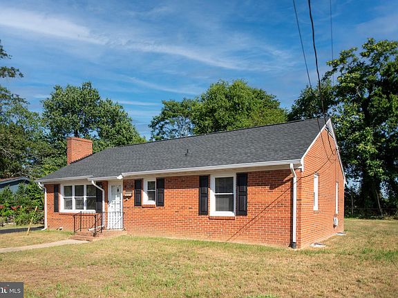 4th image of 201 Rumford Rd