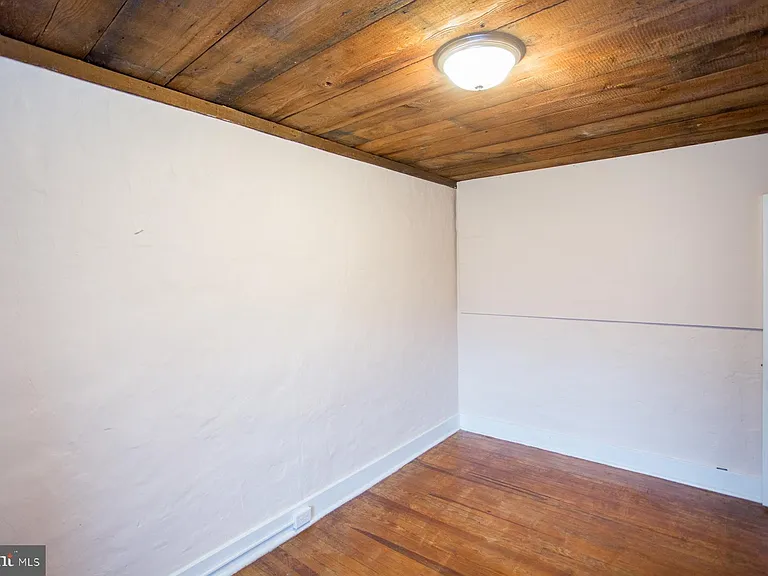 120 Tabor Rd — Photo 45