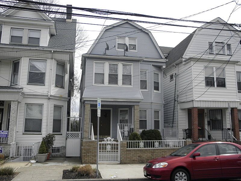 1st image of 699 Clifton Avenue
