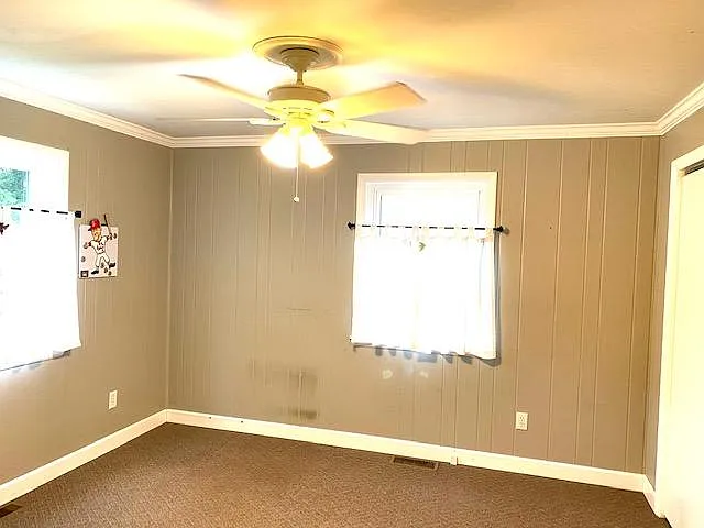 427 E Elliott Ave — Photo 8