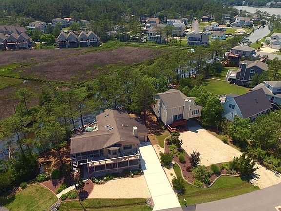 3rd image of 324 Canal Ct