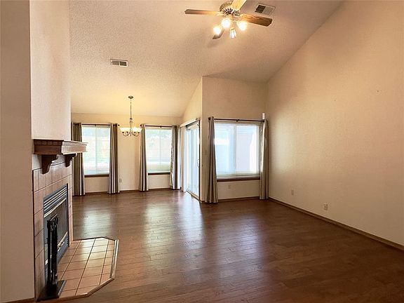 4th image of 1620 Oriole Dr