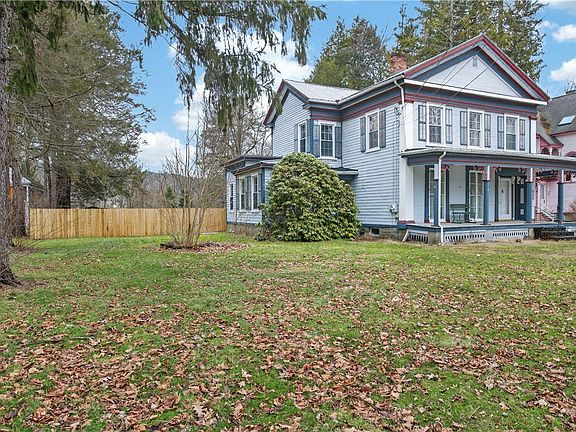 4th image of 161 Main St