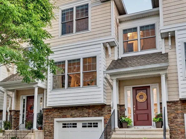602 Woodland Hills Drive #602, Trumbull, CT 06611