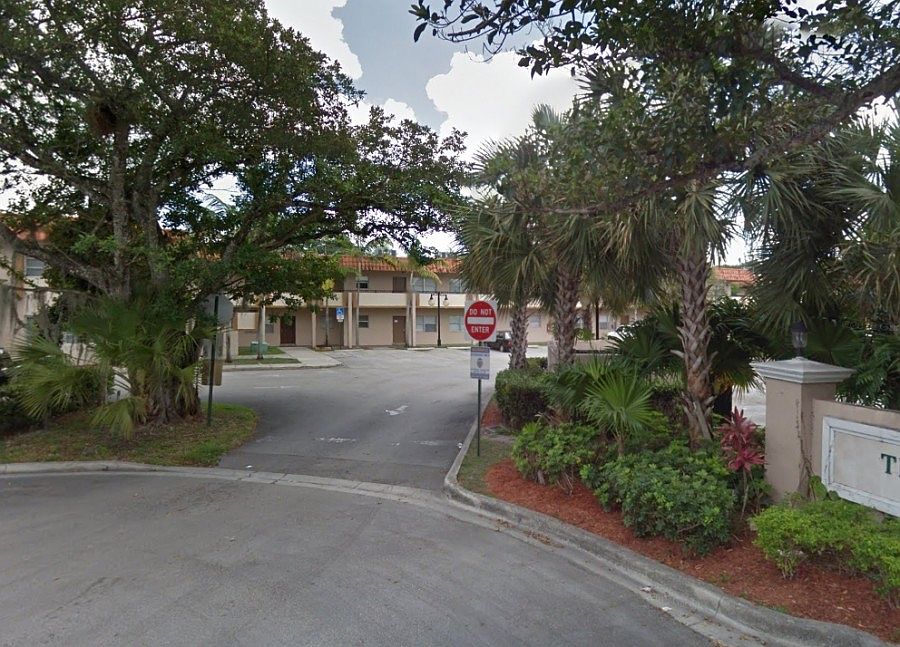1st image of 400 NW 65th Ave APT 118